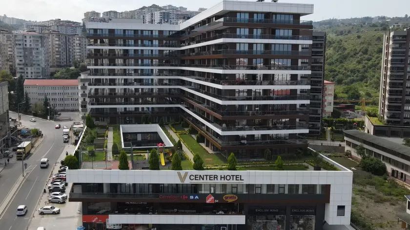 V Center Hotel - Image 1