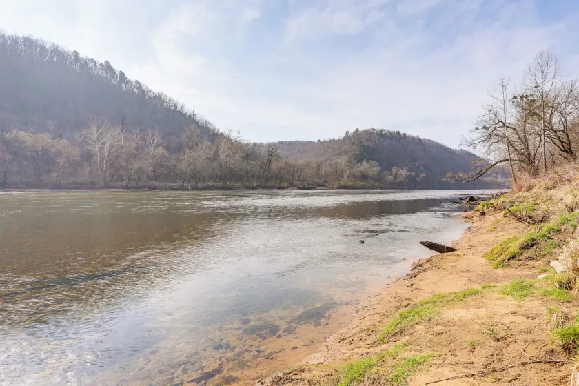 Scenic Sanctuary on the White River! Family Home - Image 1