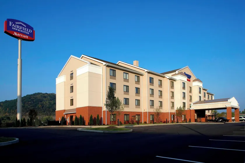 Fairfield Inn & Suites Pittsburgh Neville Island - Image 1