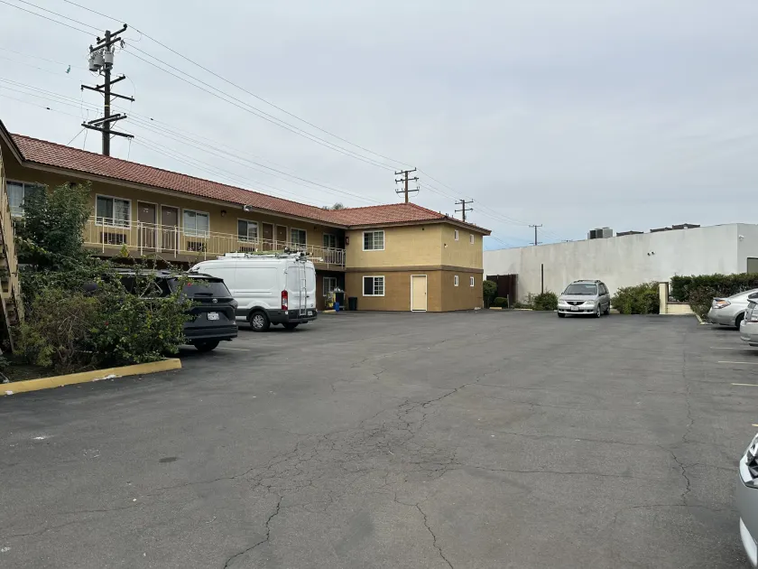 Lapsi Motel - Image 1