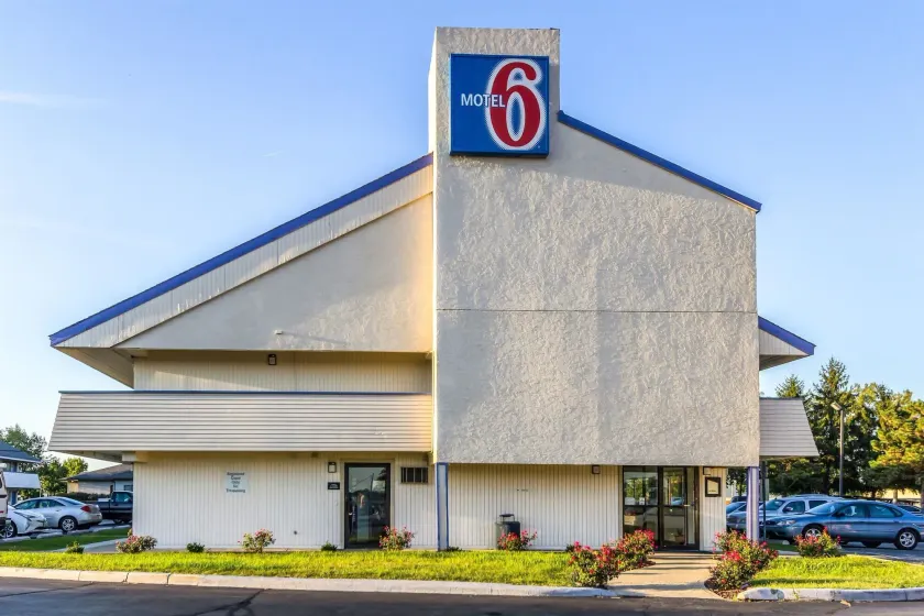 Motel 6-Grove City, OH - Image 1