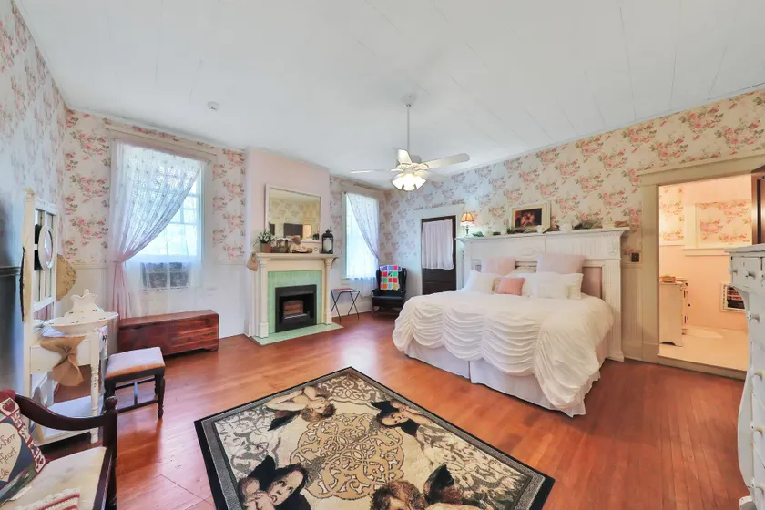 The Lancaster Manor Bed and Breakfast - Image 1