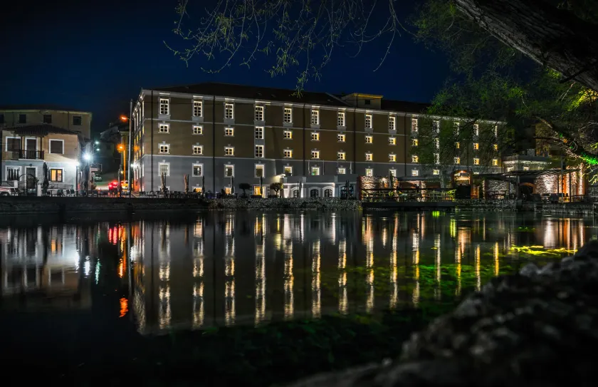 Hydrama Grand Hotel - Image 1