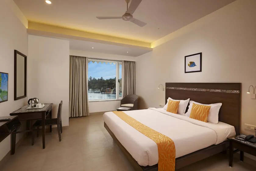 Indy Waterfront Resort - Image 1