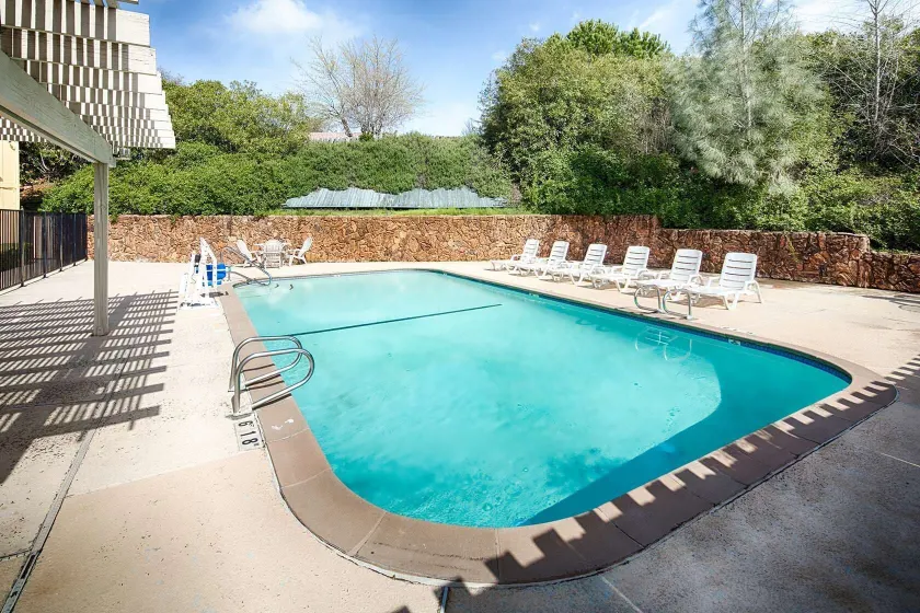 Red Lion Inn & Suites Auburn - Image 1