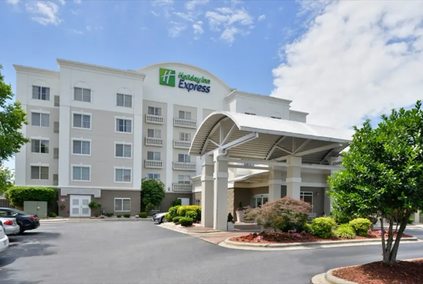 Holiday Inn Express Hotel & Suites Mooresville - Lake Norman by IHG - Image 1