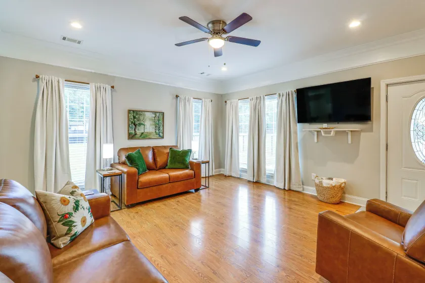 Southern Comfort Near Historic Dtwn Rockmart - Image 1
