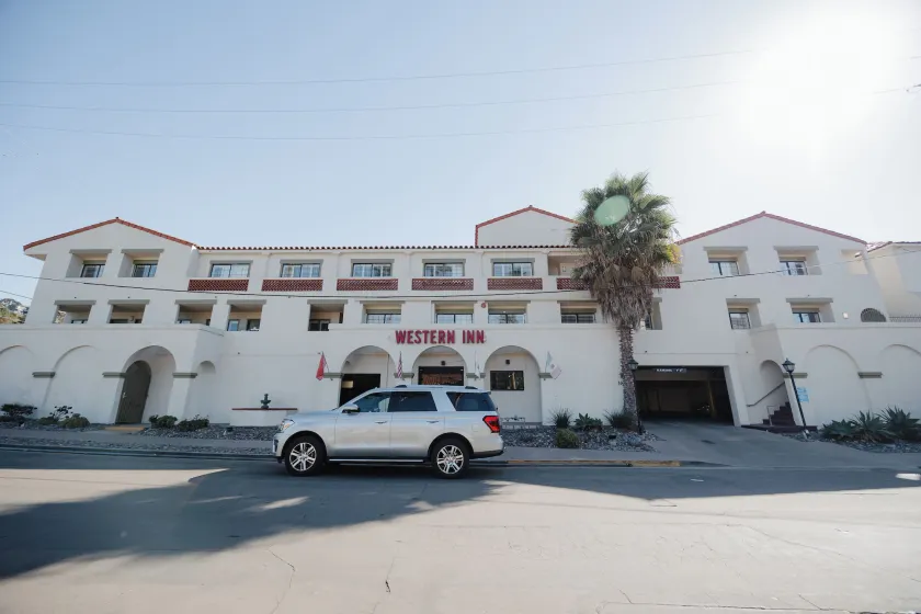 Old Town Western Inn - Image 1