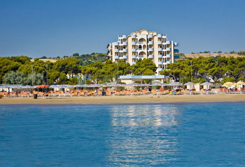 Hotel Parco Dei Principi - Image 1