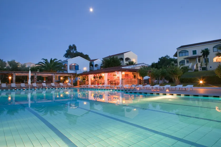 Govino Bay - Image 1