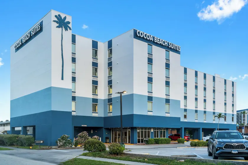 Cocoa Beach Suites Hotel - Image 1
