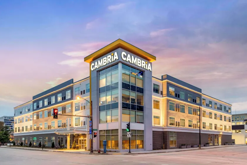 Cambria Hotel Milwaukee Downtown - Image 1