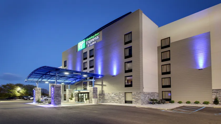 Holiday Inn Express & Suites Jackson Downtown - Coliseum by IHG - Image 1