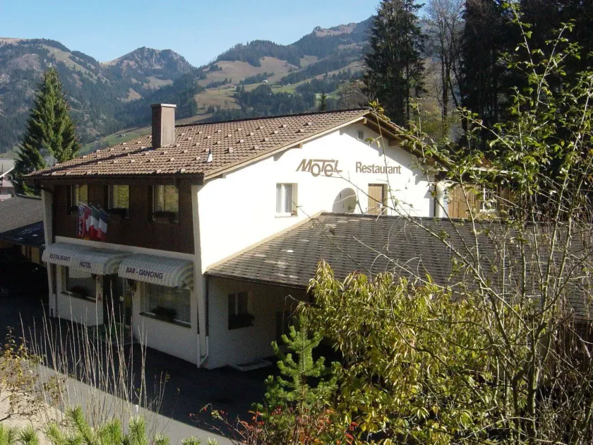 Vista Resort Hotel - Image 1