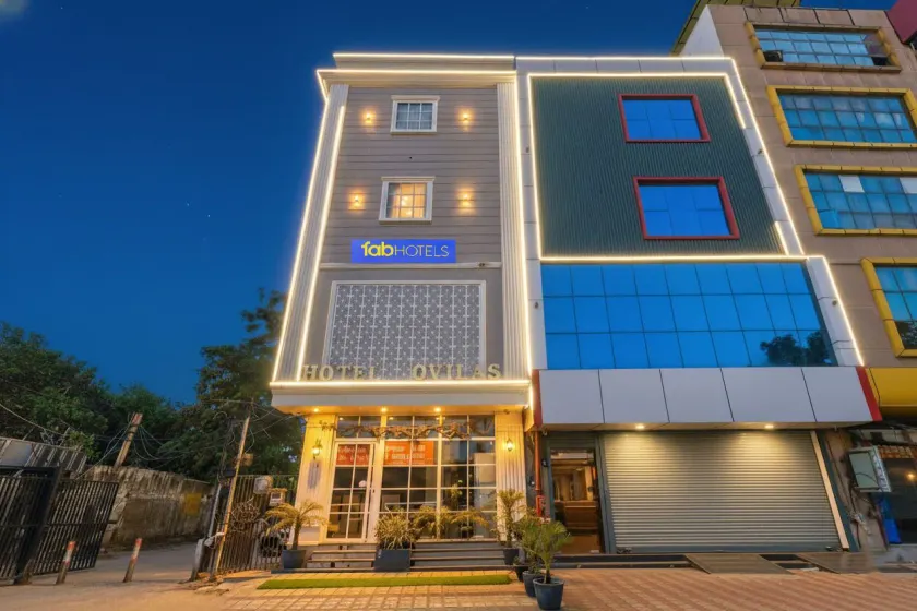 FabHotel K9 Ovilas - Image 1