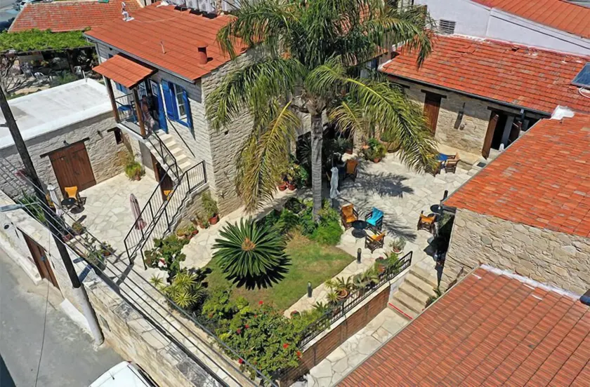 Niki's House - Image 1