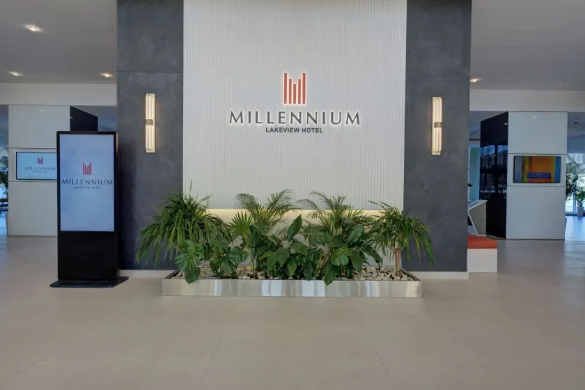 Millennium Lakeview Hotel - Entrée intérieure