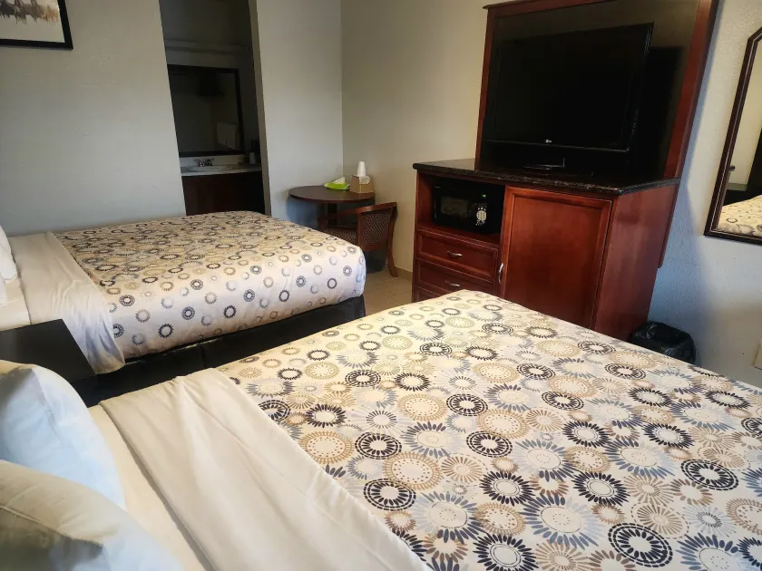 Pacific Inn - Image 1
