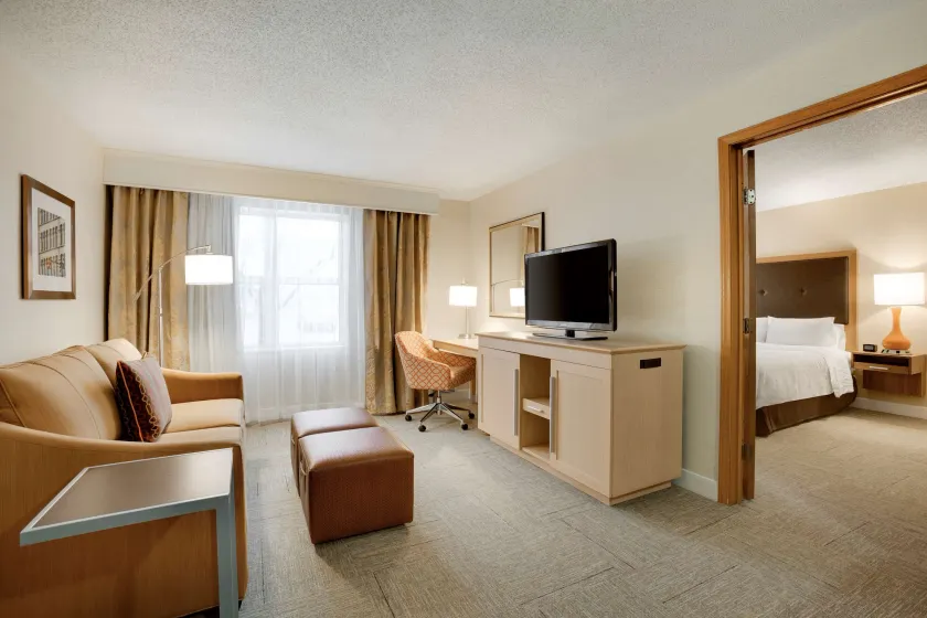 Hampton Inn & Suites Cleveland/Independence - Image 1