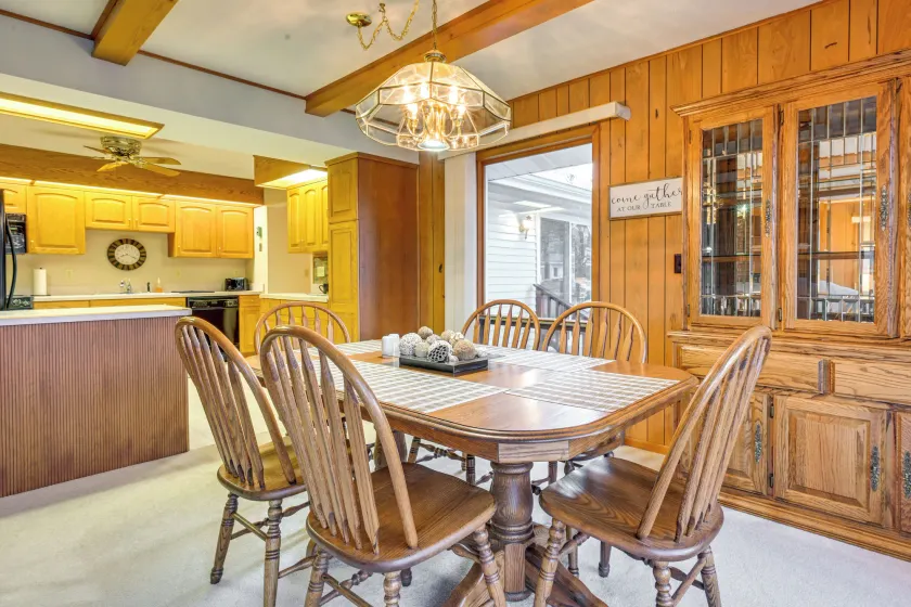 Waterfront Gladwin Vacation Rental w/ Lake View! - Interiør
