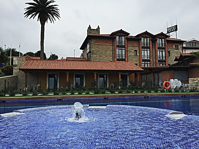 Hotel Marfrei - Image 1