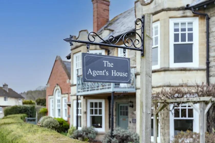 The Agents House, Bed & Breakfast - Image 1