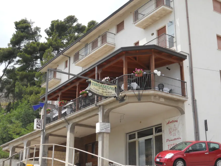 Casa-Albergo Tiroasegno - Image 1
