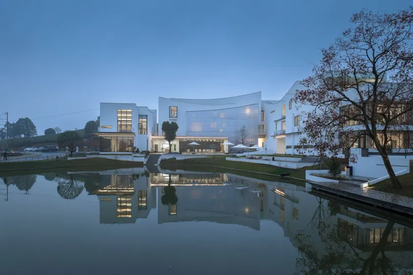 Xinchi Sakura Valley Resort - Image 1