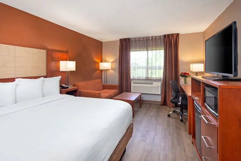 Canadas Best Value Inn-Richmond Hill - Image 1