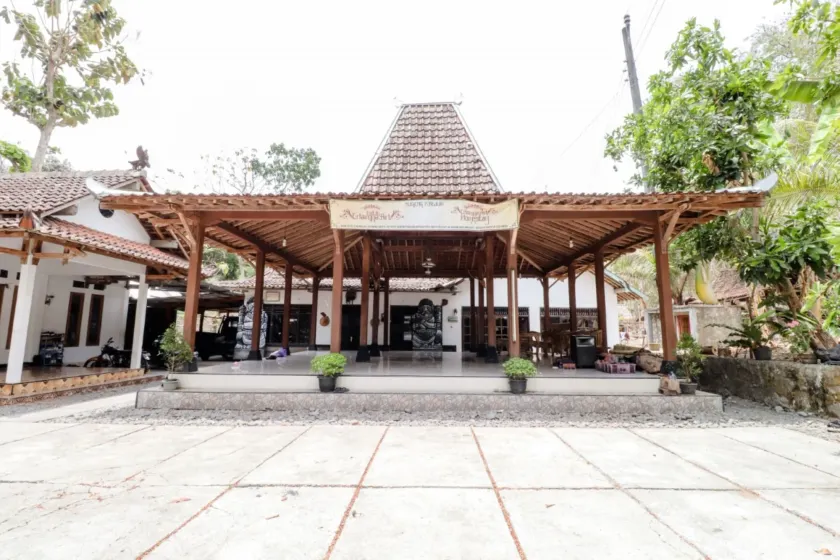 Griya Erlangga Homestay - Image 1