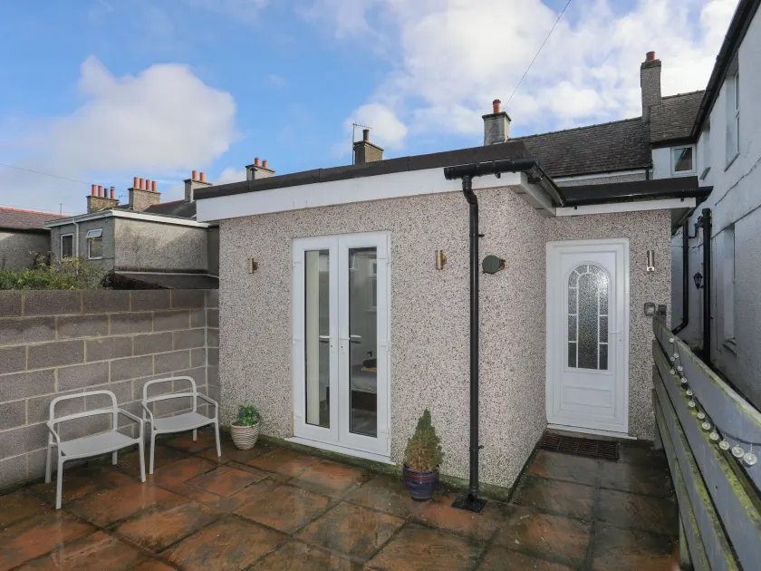 The Studio @ The Old Post Office, CEMAES BAY - Image 1