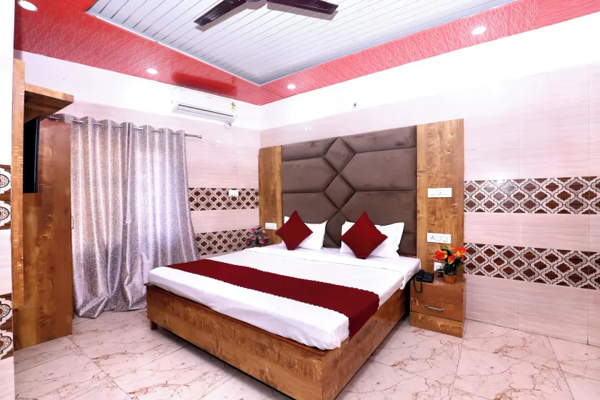 Hotel S2 Residency Near Railway Station Chandigarh - Image 1