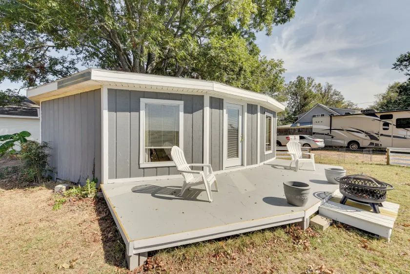 Waterfront Jonesville Studio on Black River Lake! - Image 1