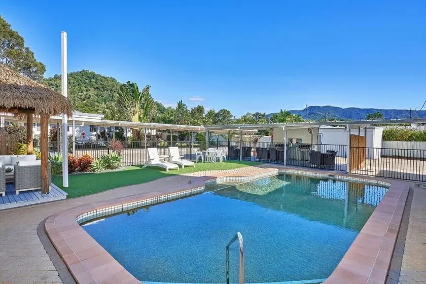 Cocos Holiday Apartments - Image 1