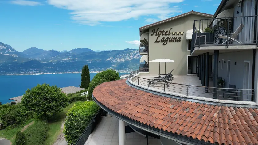 Hotel Laguna - Image 1