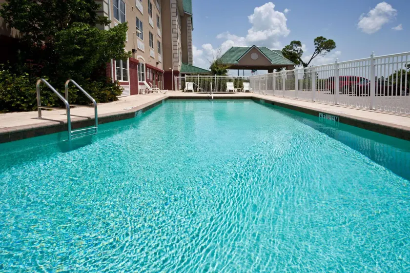 Country Inn & Suites by Radisson, Port Charlotte, FL - Image 1
