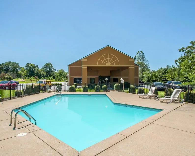 Econo Lodge Inn & Suites Centerville - Image 1