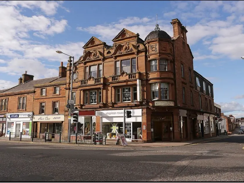 Corner House Hotel - Image 1