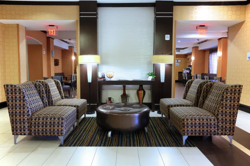 Holiday Inn Express Hotel & Suites Dallas West by IHG - Image 1