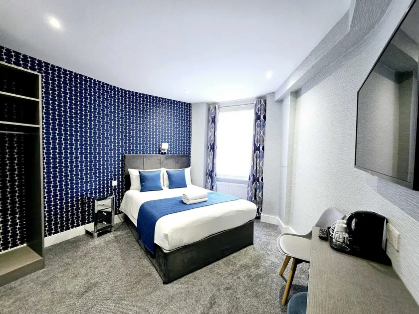George Hotel - Image 1