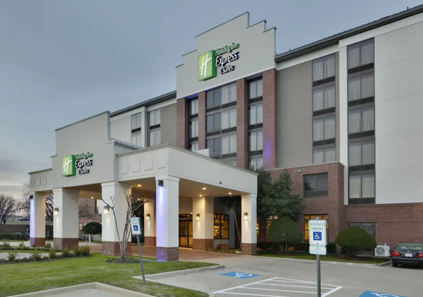 Holiday Inn Express & Suites Irving Conv Ctr - Las Colinas by IHG - Image 1