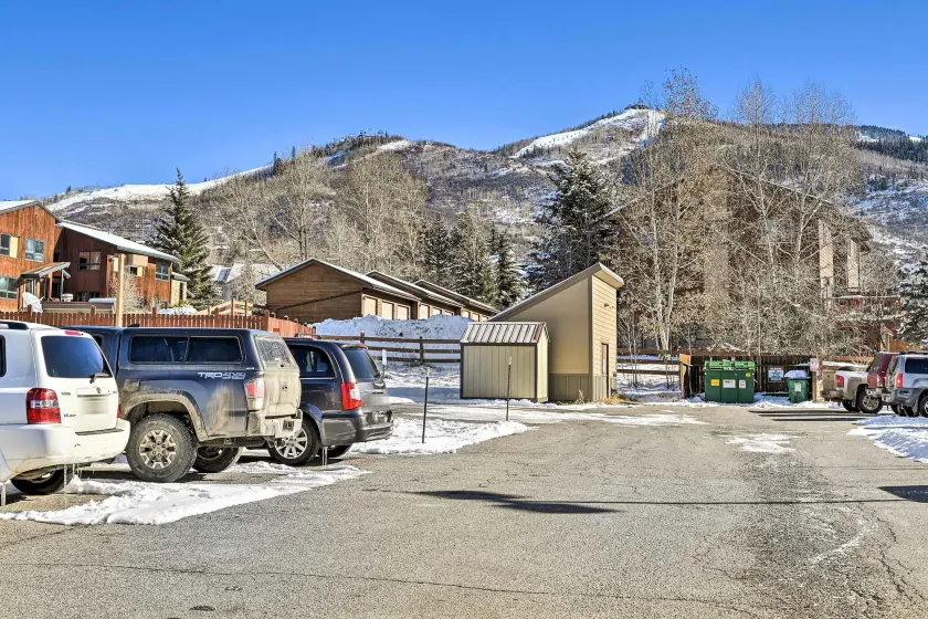 Mtn-View Condo ~ 3 Mi to Dtwn Steamboat Springs! - Intérieur