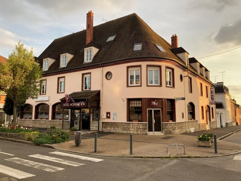 Hôtel Moderne - Image 1