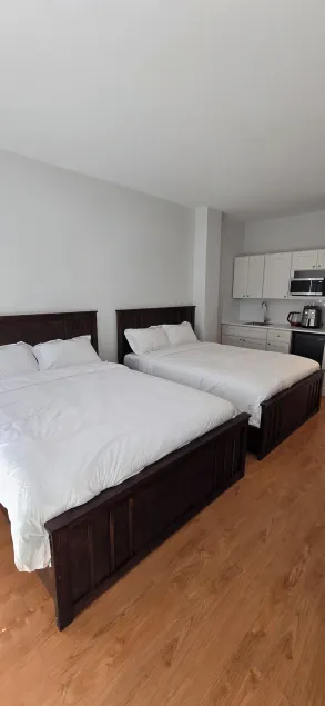 New Royal Inn - Image 1