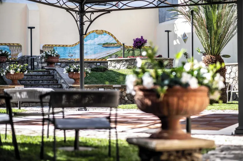 Hotel Garibaldi - Image 1