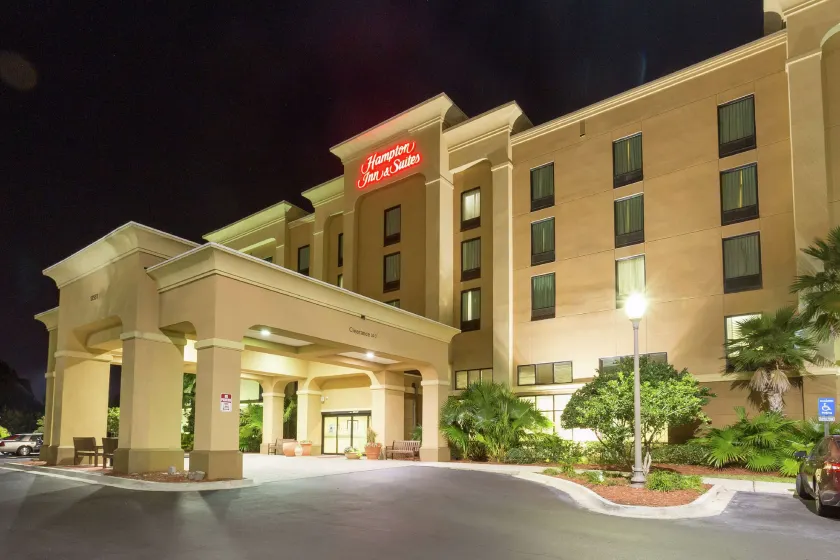 Hampton Inn Suites Jacksonville Airport - Image 1