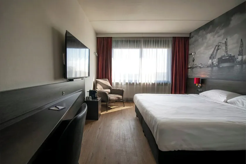 Bastion Hotel Rotterdam Alexander - Image 1