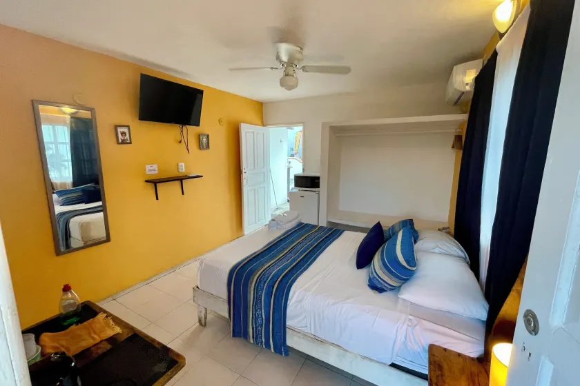 Balcony Studio in Downtown Isla Mujeres - Room