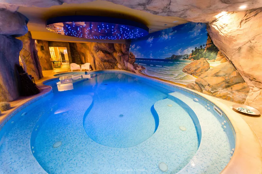 Paradise Hotel & Wellness - Image 1