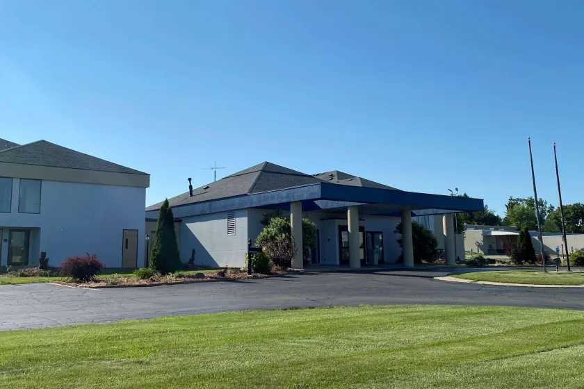 AmericInn by Wyndham Fort Atkinson - Image 1